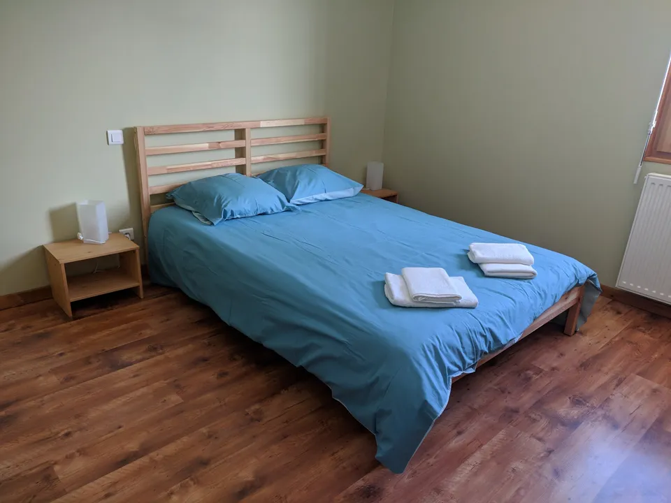 Chambre avec lit double – Gîte Edelweiss (3)