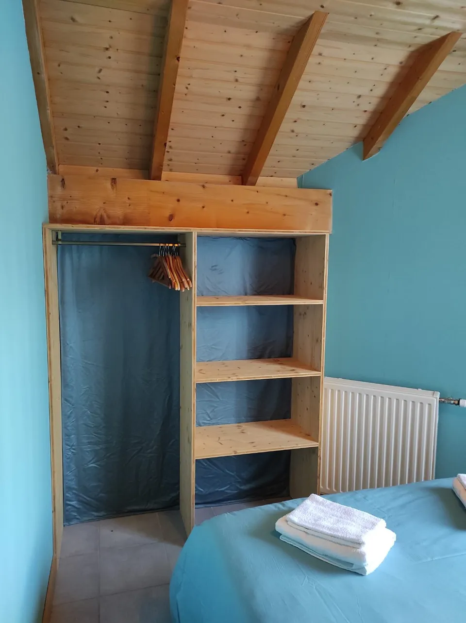 Chambre avec lit double – Gîte Capucine (2)