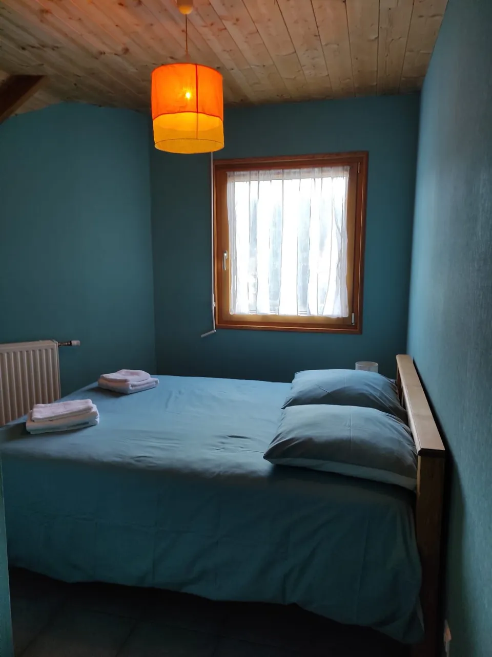 Chambre avec lit double – Gîte Capucine (3)