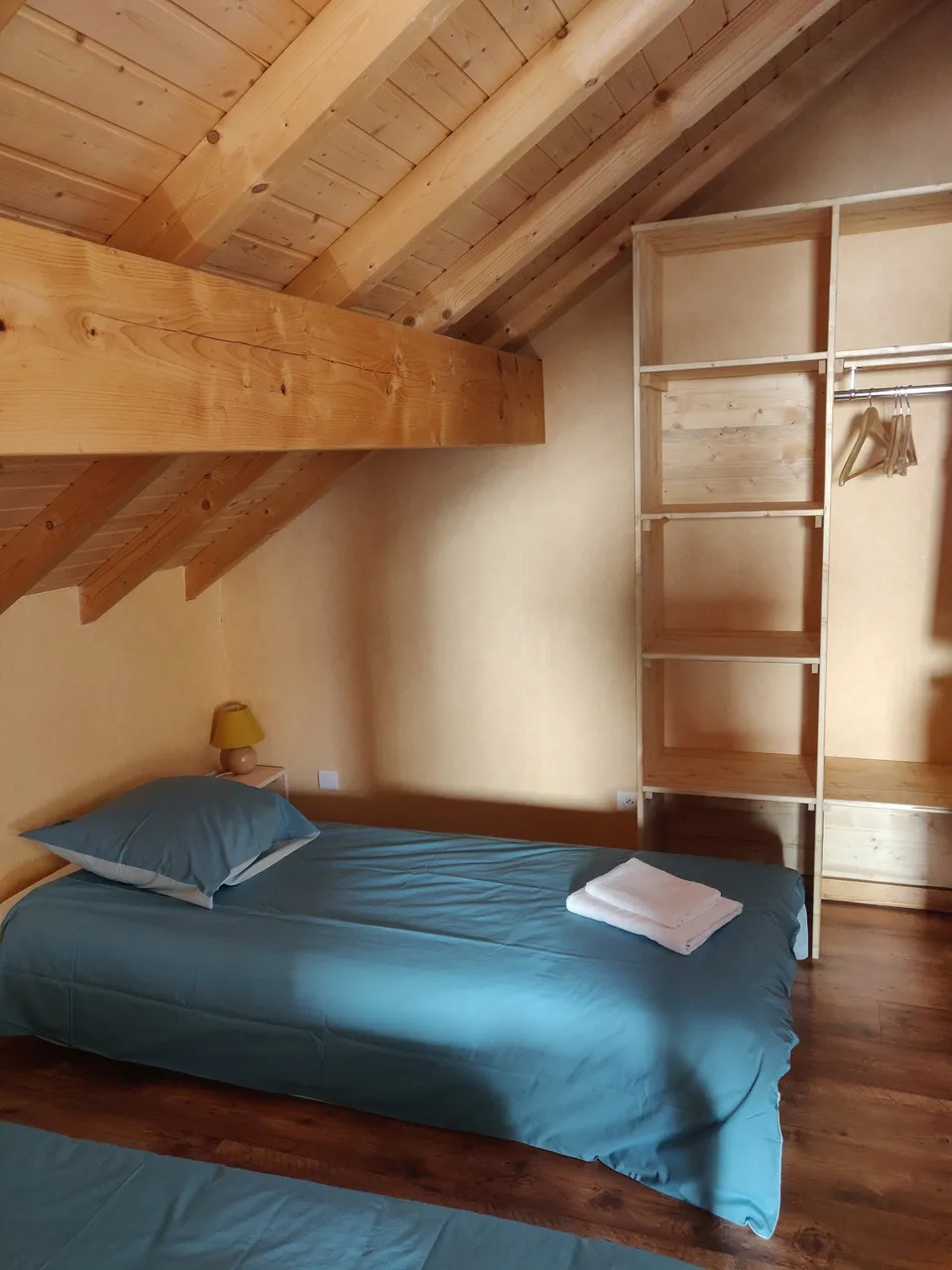 Chambre avec trois lits simples – Gîte Edelweiss (3)