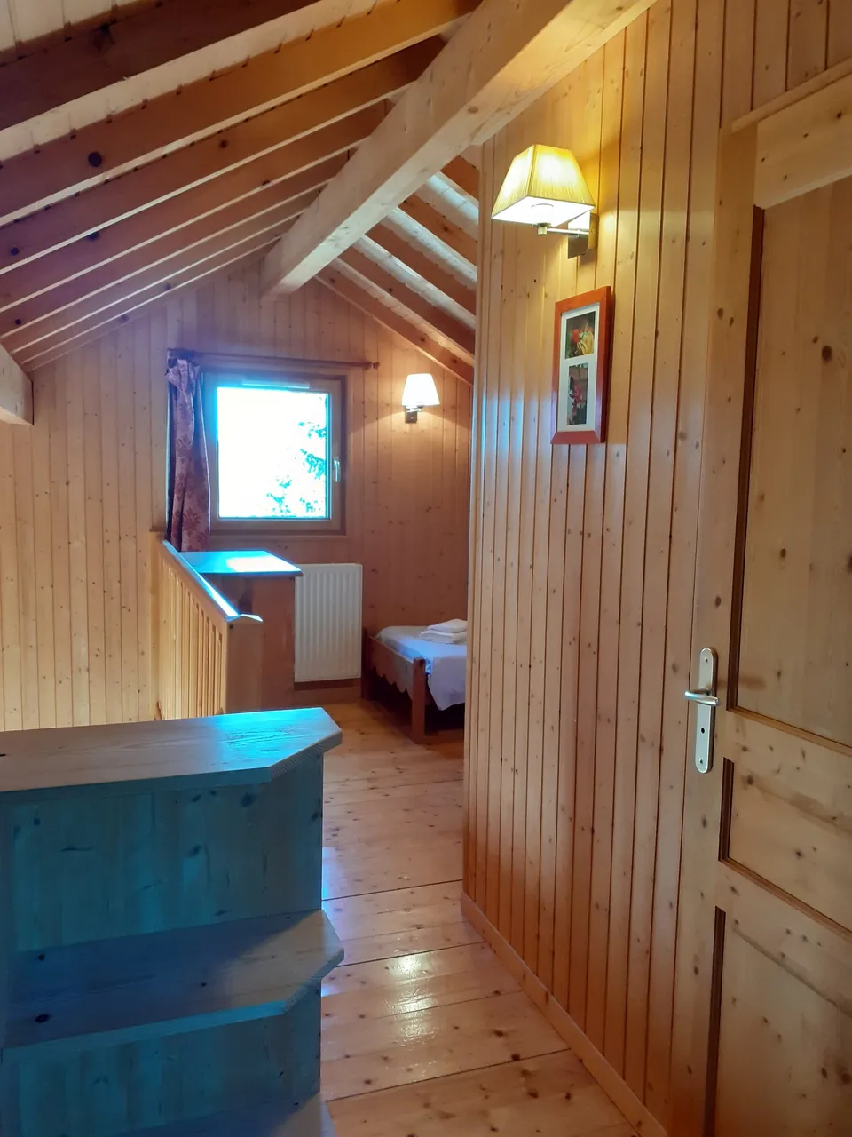 Deux espaces de couchage séparés, quatre lits simples (90 cm) – Chalet Colchique (4)
