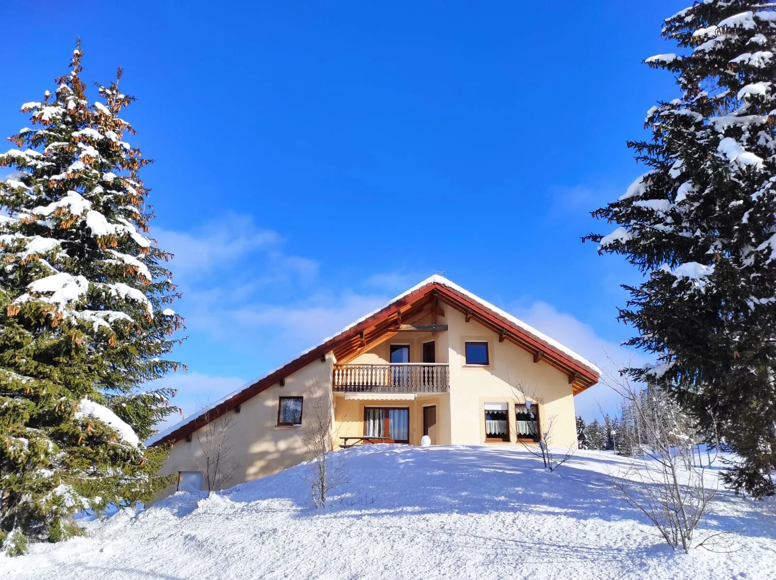 Six chalets et gîtes au départ des pistes