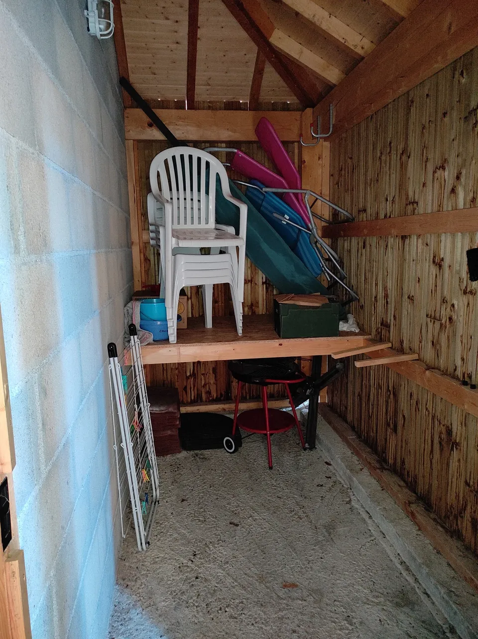 Bûcher et local à matériel – Chalet Colchique (2)