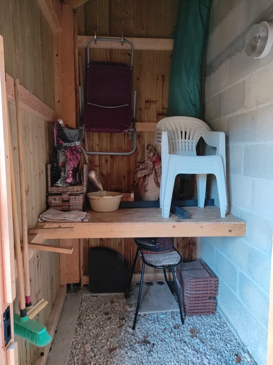Bûcher et local à matériel – Chalet Églantine (3)