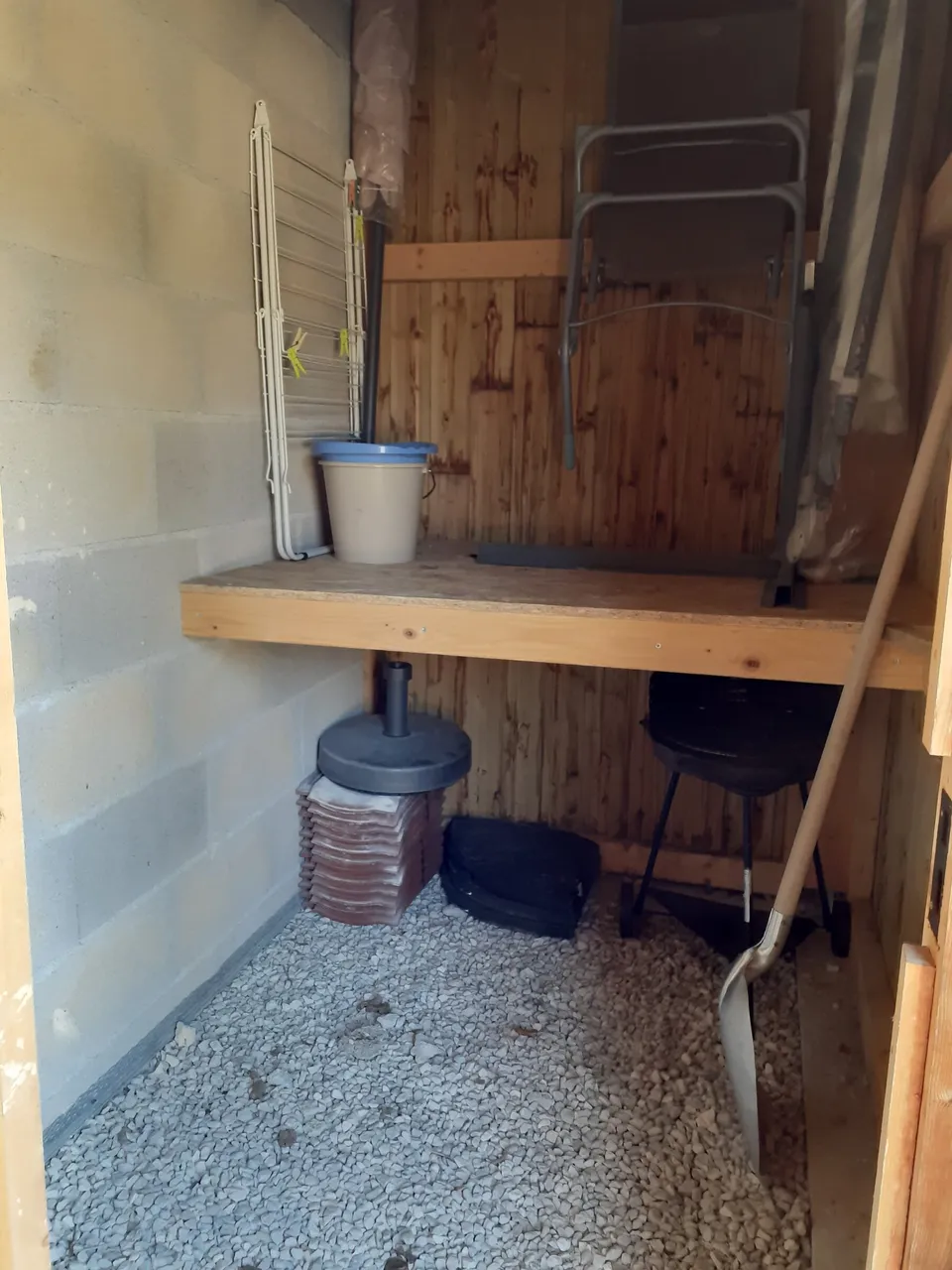 Bûcher et local à matériel – Chalet Anémone (2)