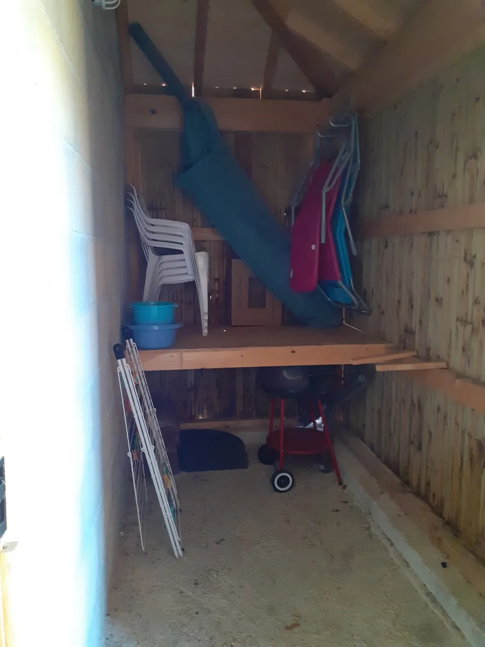 Bûcher et local à matériel – Chalet Églantine (2)