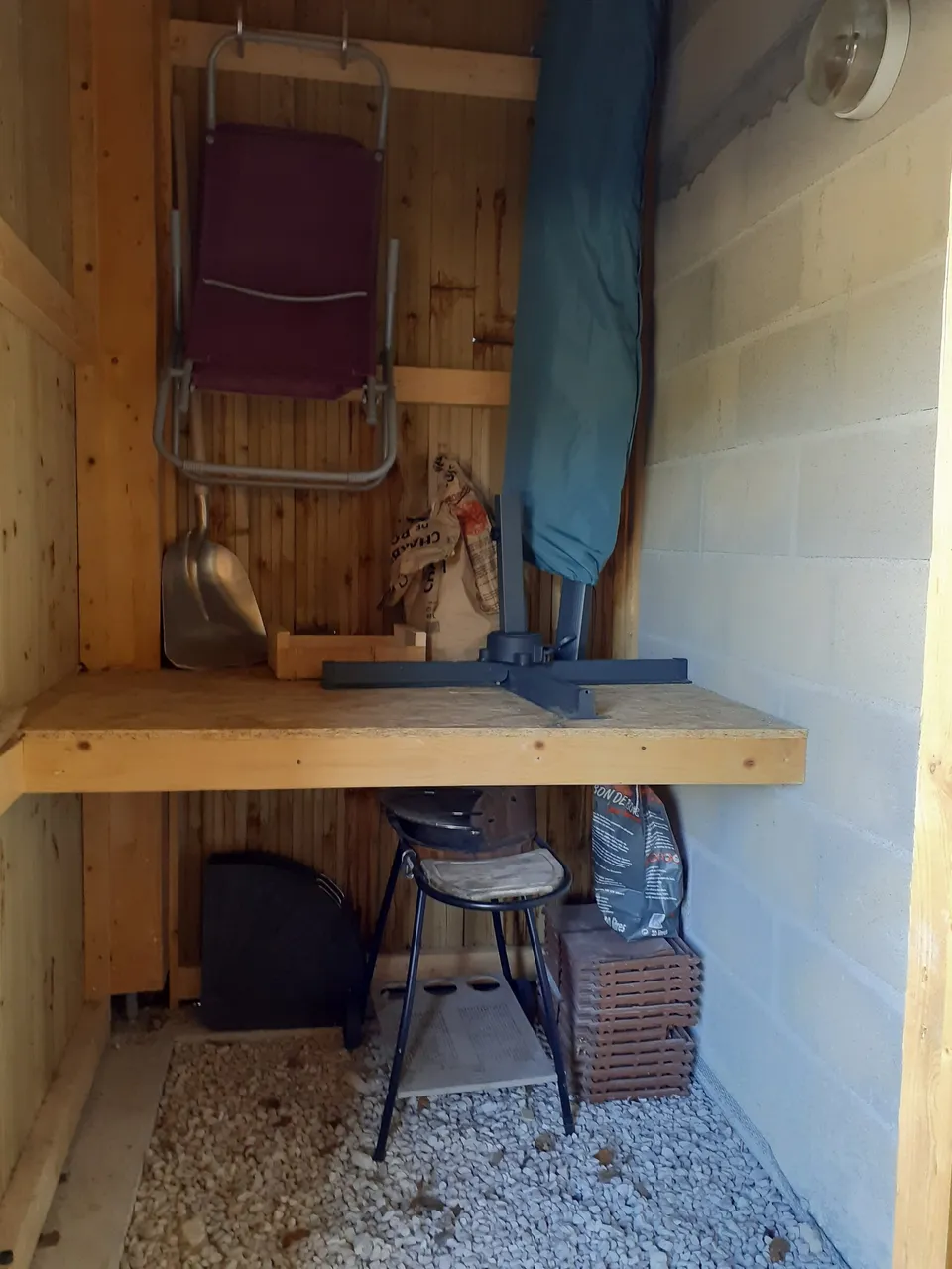 Bûcher et local à matériel – Chalet Colchique (3)