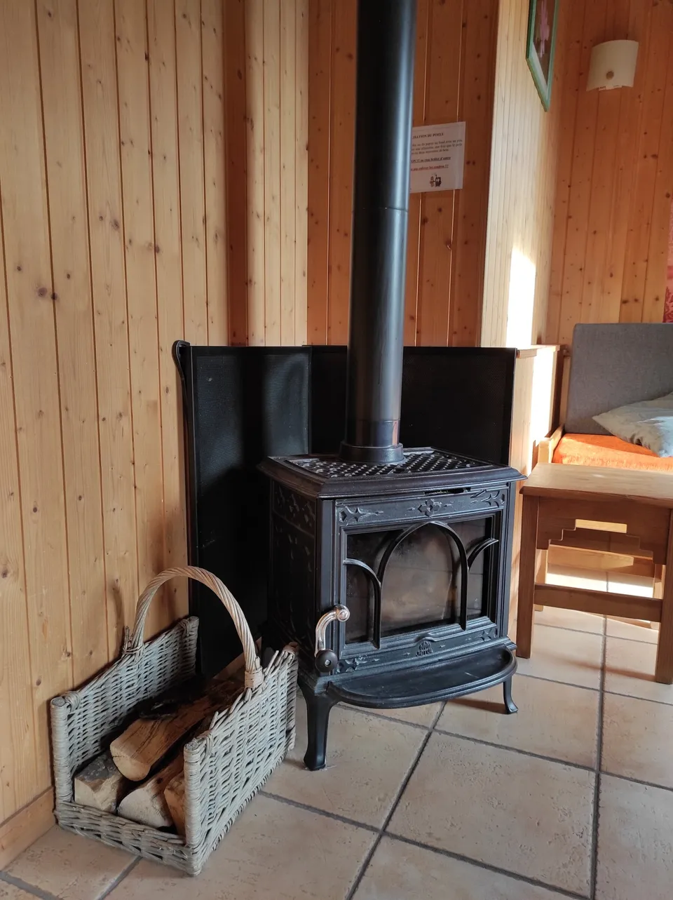 Poêle à bois – Chalet Colchique (2)