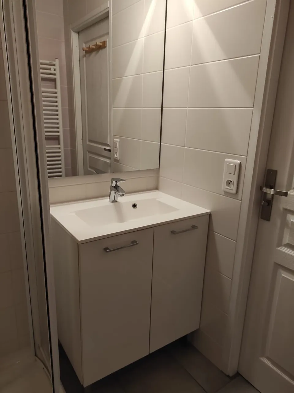 Salle de bain avec WC – Gîte Capucine (1)